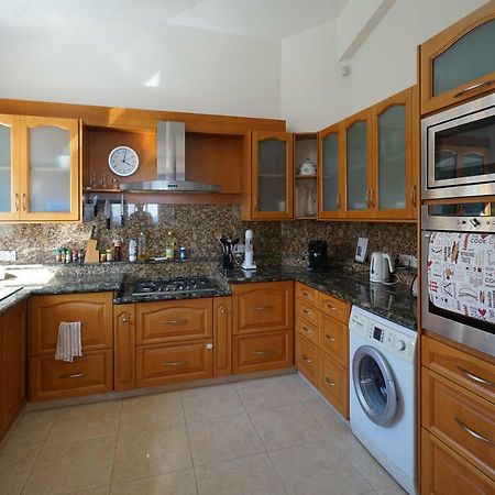 Unforgettable Family Escape - Cliffside Villa With Panoramic Sea Views And Kid-Friendly Private Pool Pissoúri Eksteriør bilde