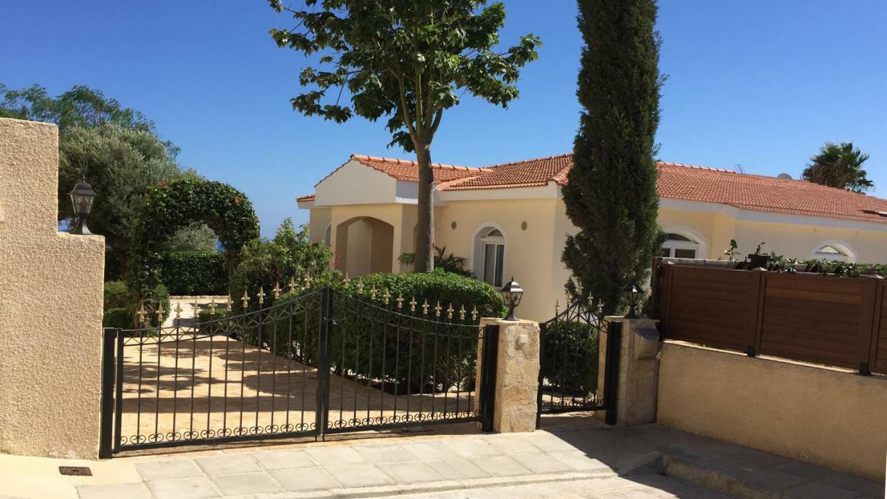 Unforgettable Family Escape - Cliffside Villa With Panoramic Sea Views And Kid-Friendly Private Pool Pissoúri Eksteriør bilde